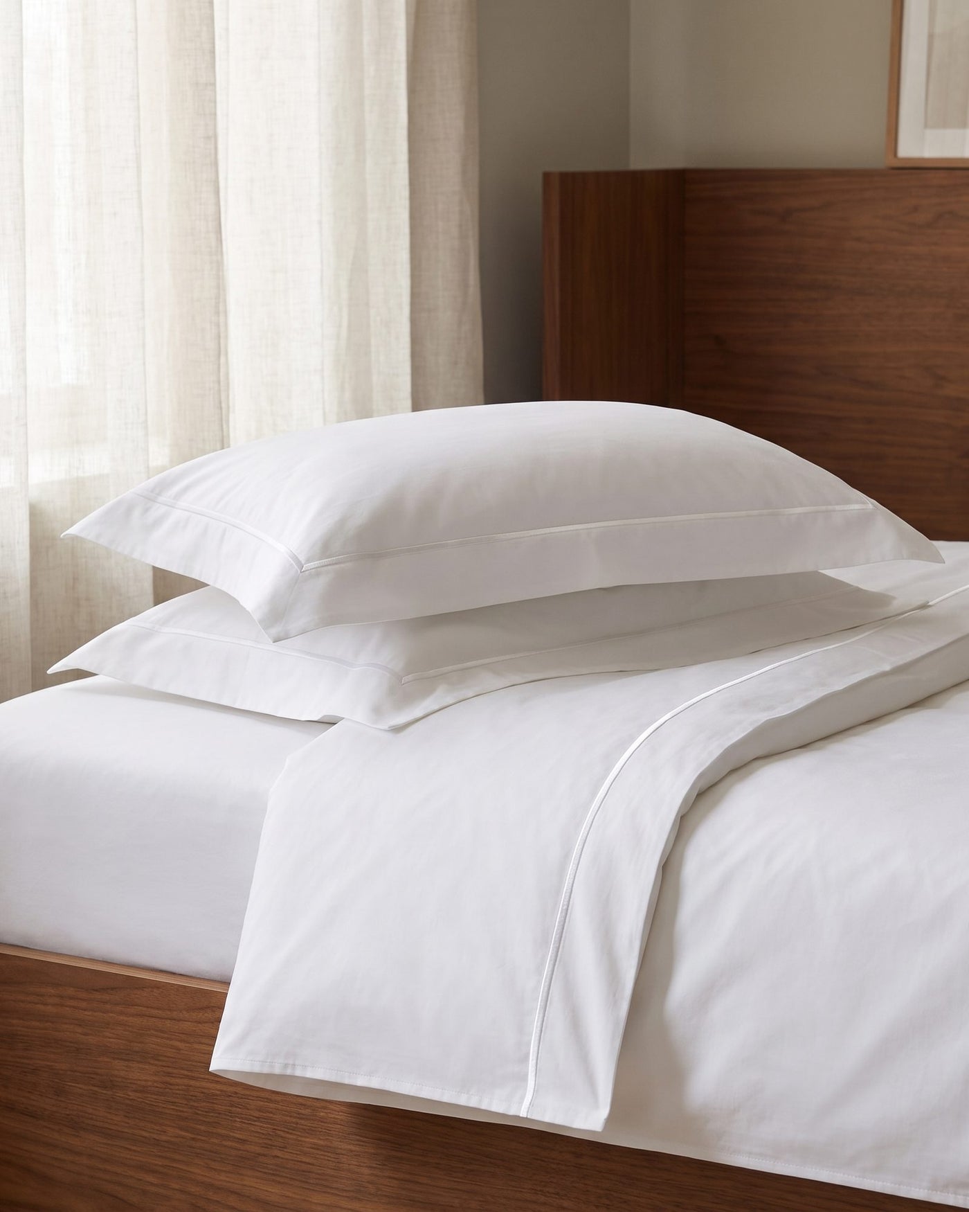 Ralph Bäddset White – vit percale med vitbroderad satinsöm