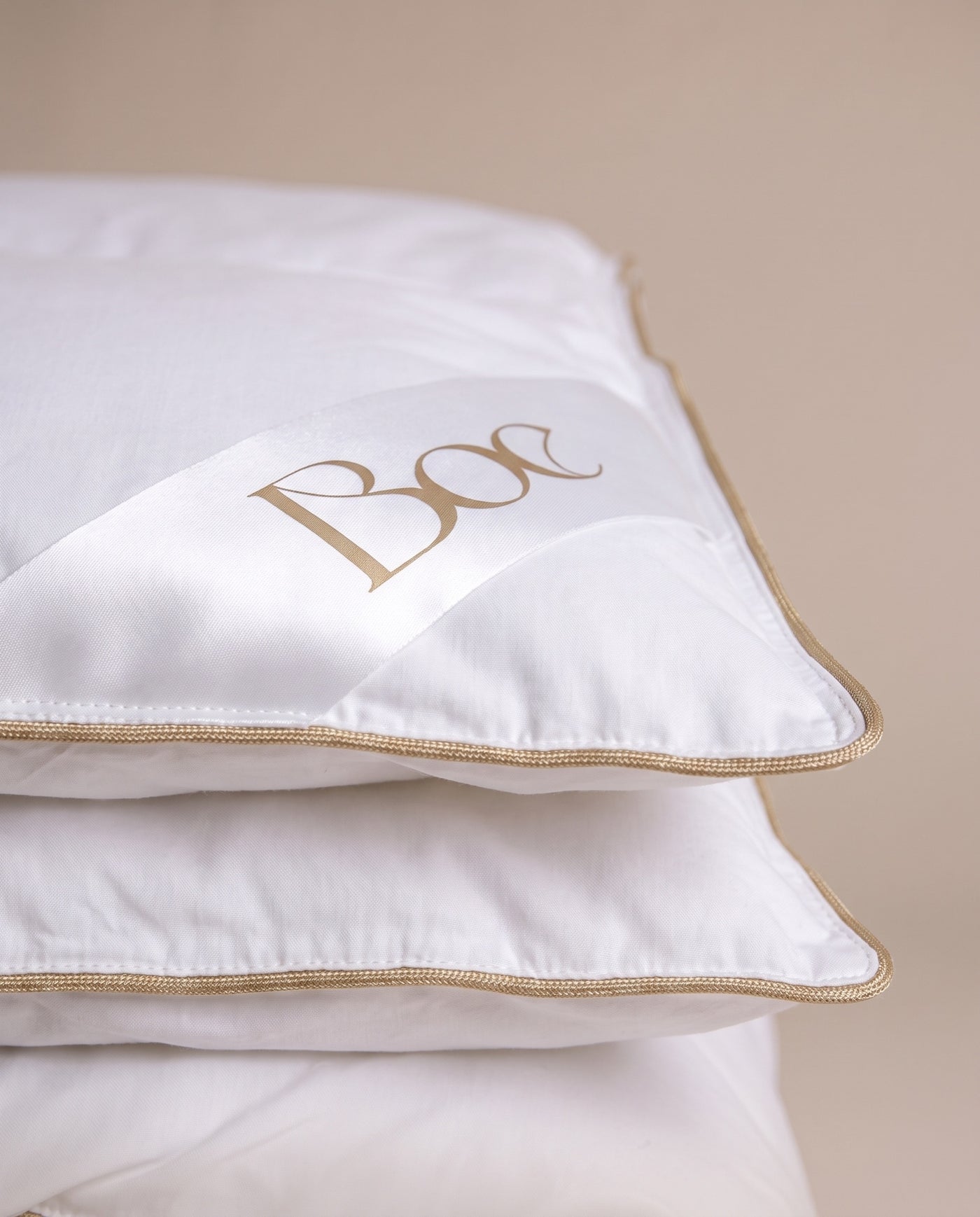 The quilting keeps the down in place — the warmth even.